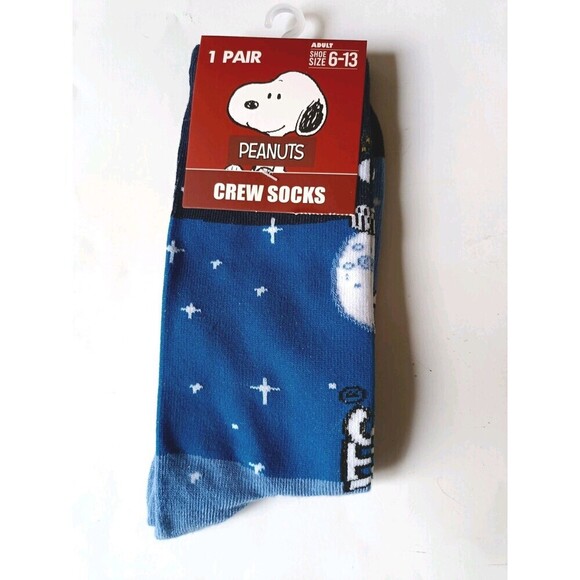 Peanuts Snoopy Crew Socks Size 6-13 Blue Moon Graphic 1 Pair - Picture 1 of 4